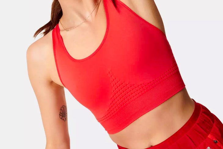 Sweaty Betty's stamina bra in red doesn't have removable bra pads