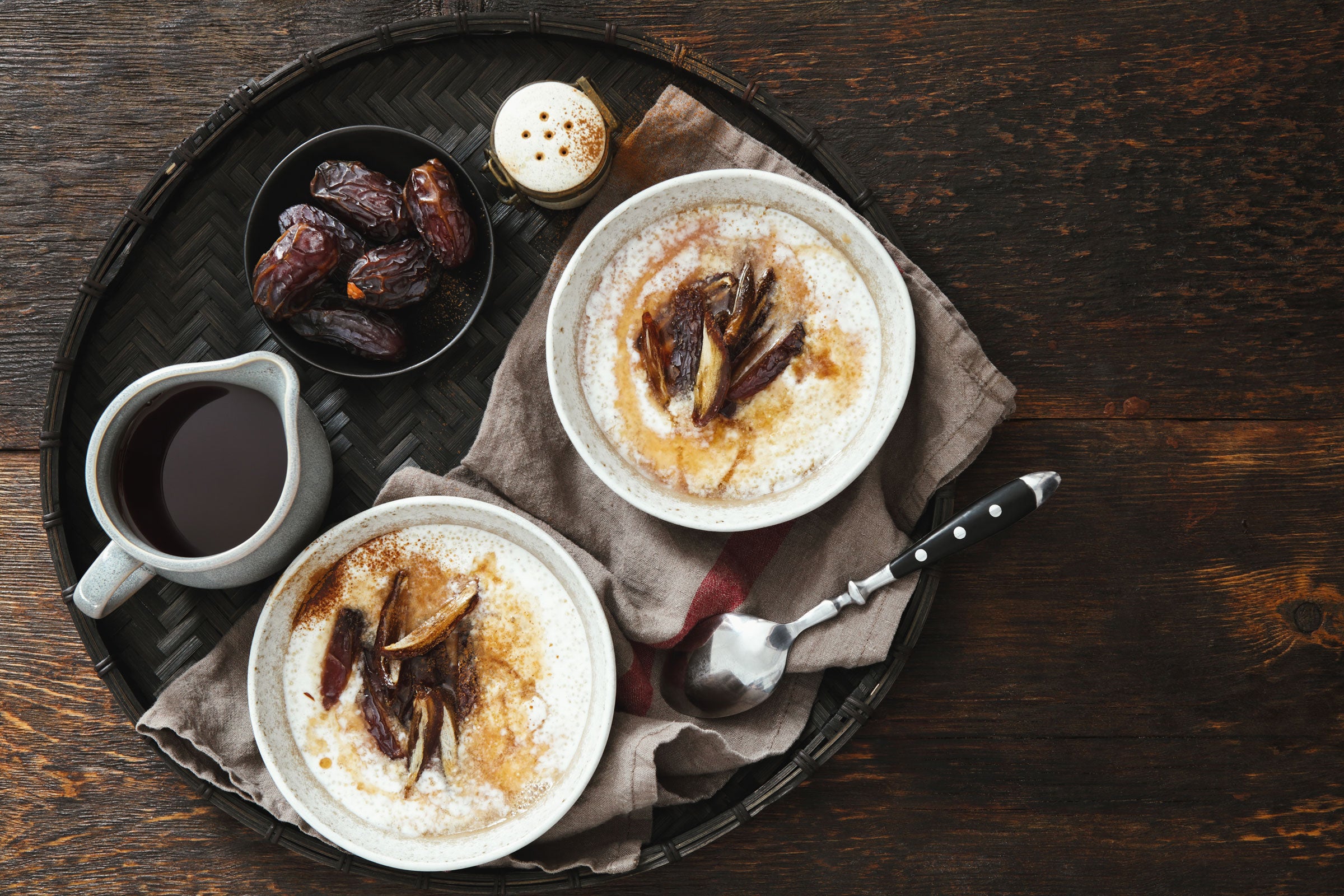 dates-in-porridge