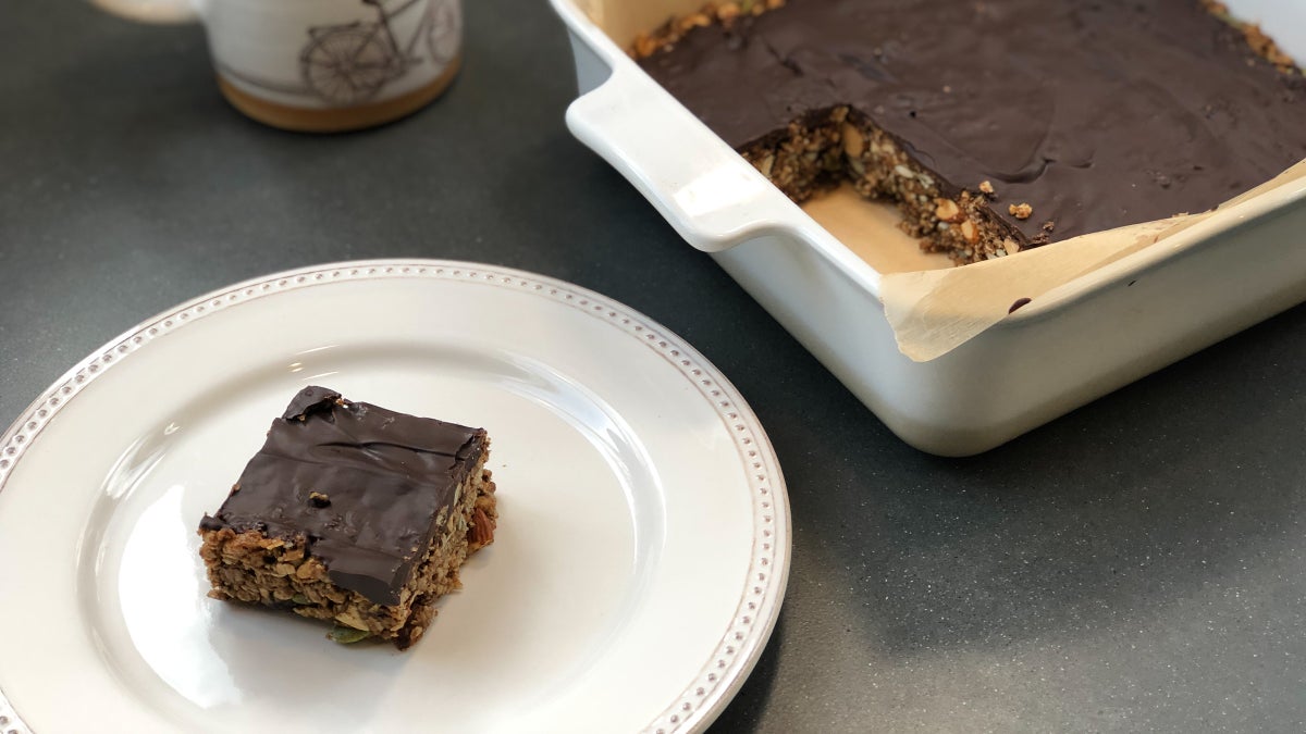 Snack High in Iron (Recipe for IronRich Granola Bars) Womens Running