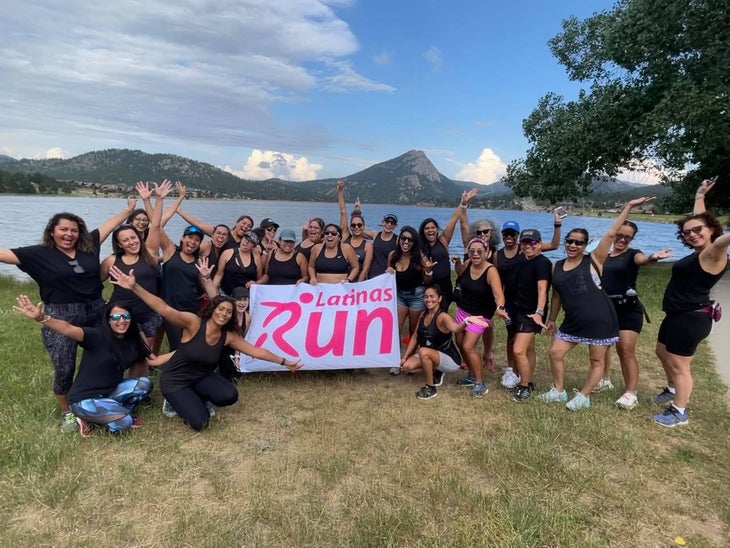 latinas-run-group-sign
