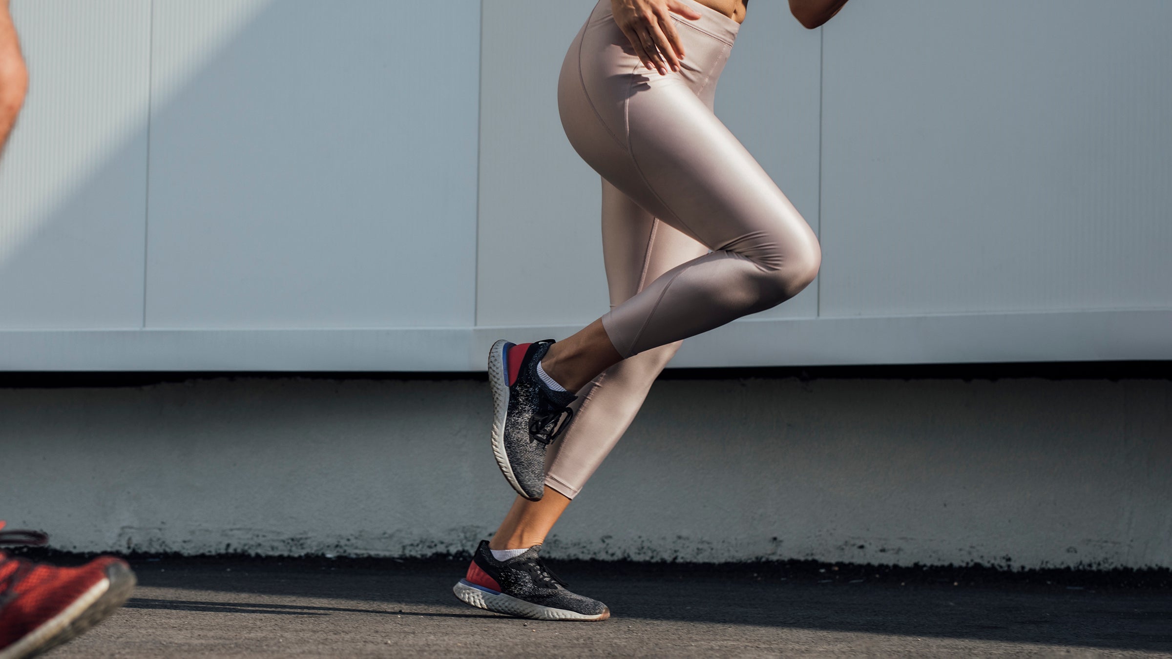 woman running a pyramid workout