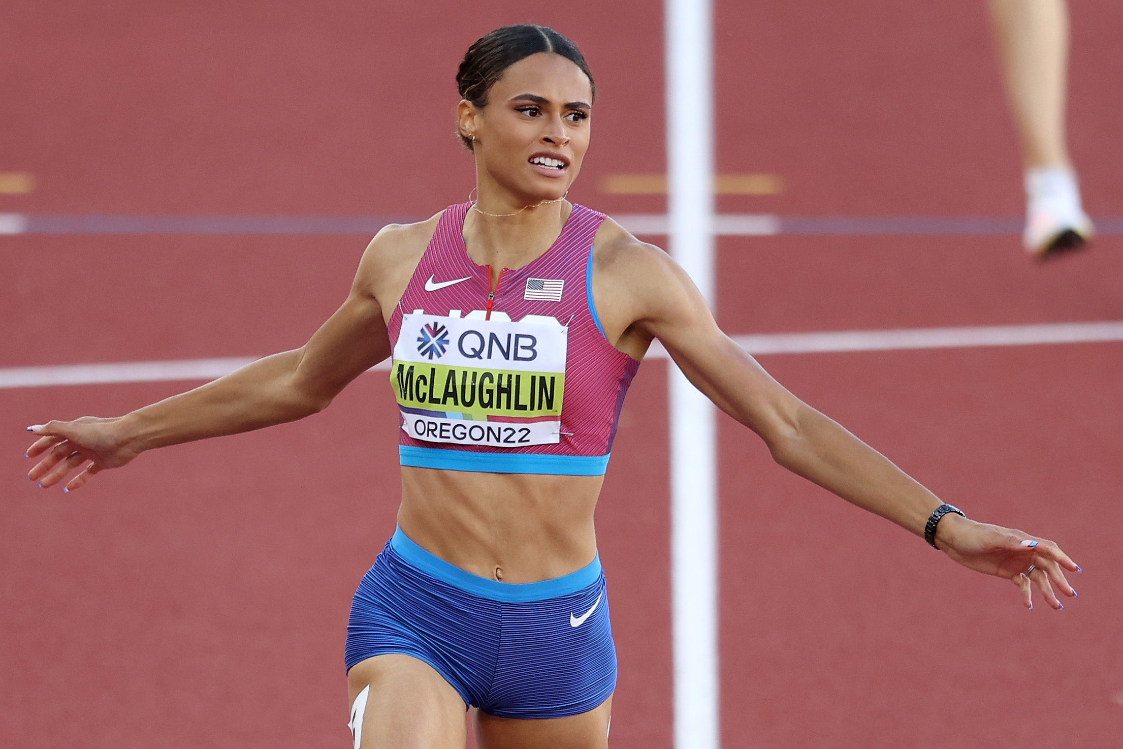 Sydney Mclaughlin Breaks The World Record In The 400m Hurdles Women S Running