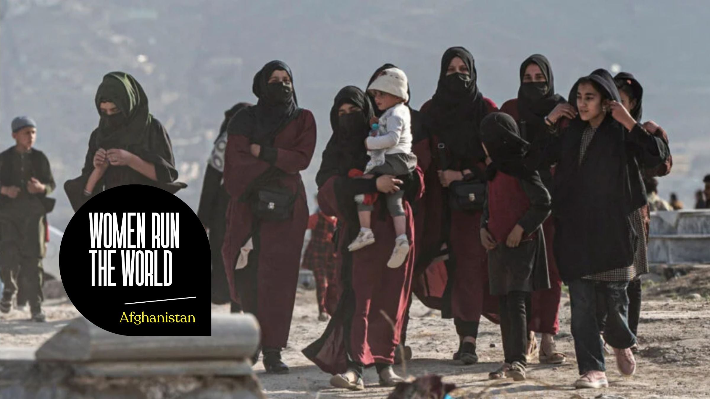 Women walking in Afghanistan