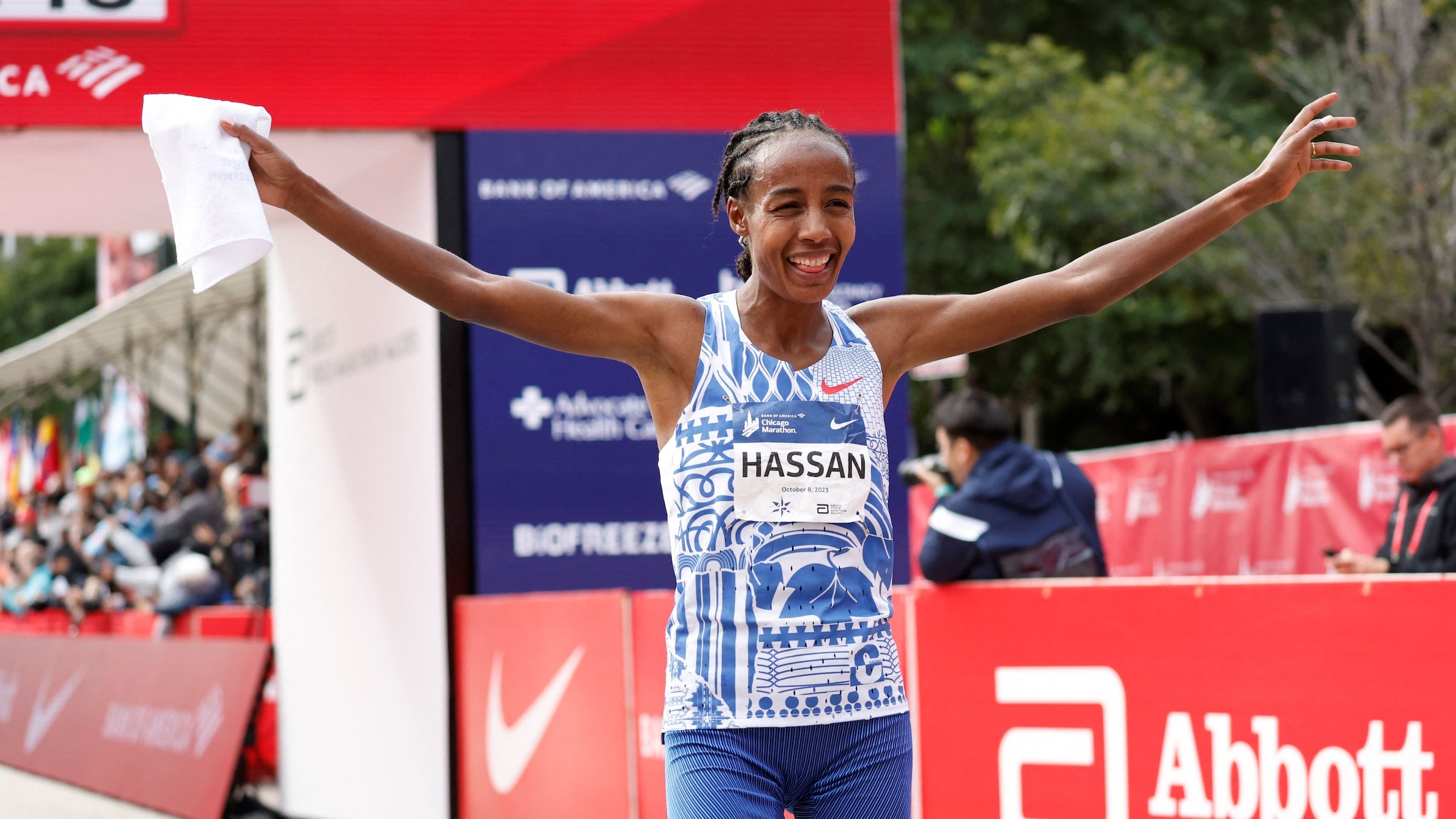 Sifan Hassan of the Netherlands celebrates winning the 2023 Bank of America Chicago Marathon in Chicago, Illinois, on October 8, 2023.