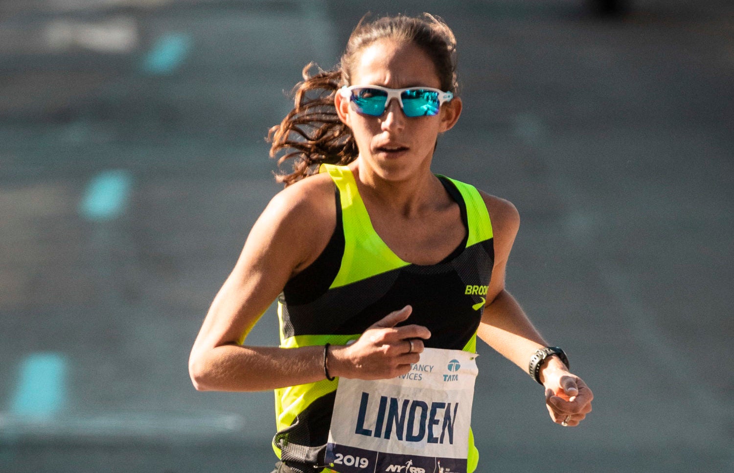 Des Linden is Swinging Big and Leading By Example Women's Running